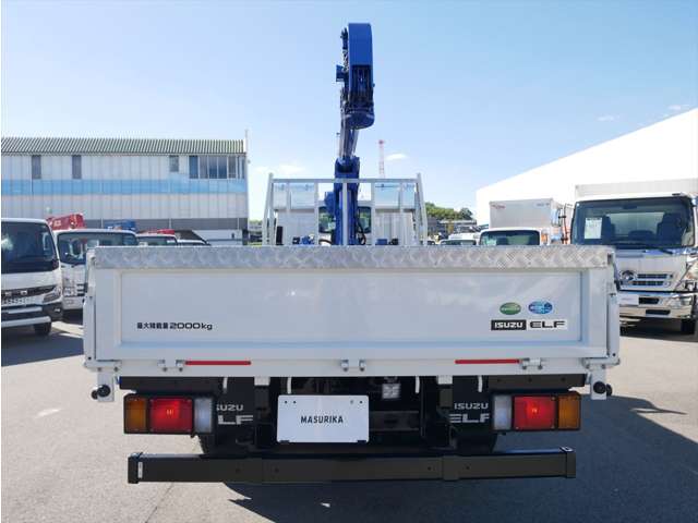 Isuzu Elf 4