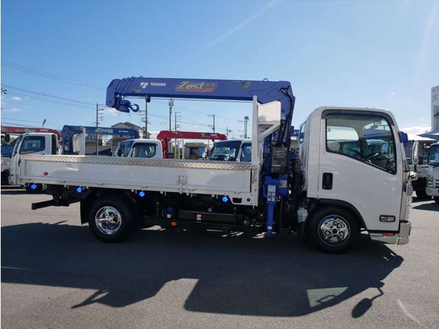 Isuzu Elf 8