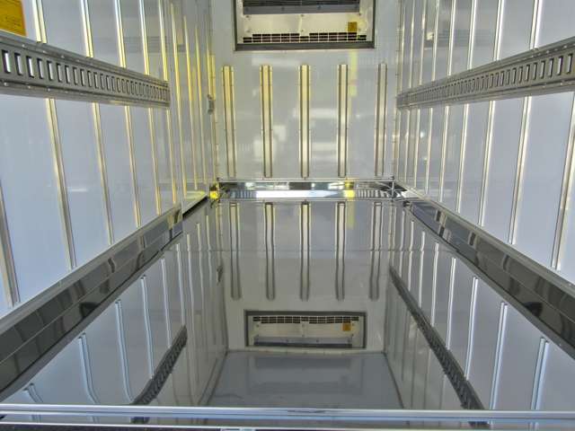 Mitsubishi Fuso Canter 11