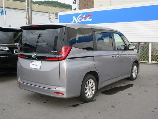 Toyota Noah 11
