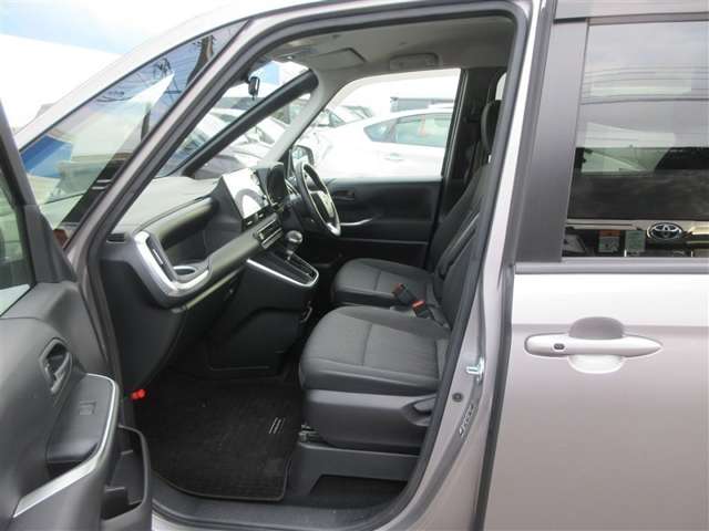Toyota Noah 12