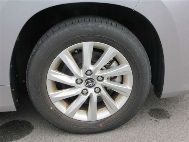Toyota Noah 3