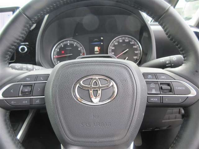 Toyota Noah 4
