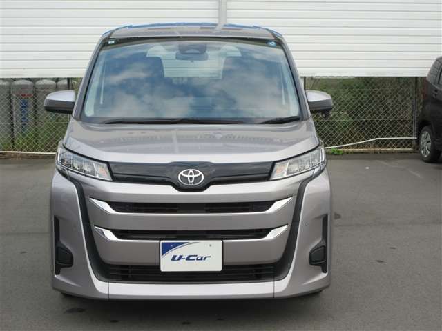 Toyota Noah 5