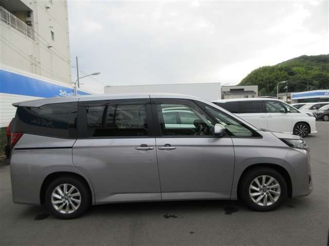 Toyota Noah 6
