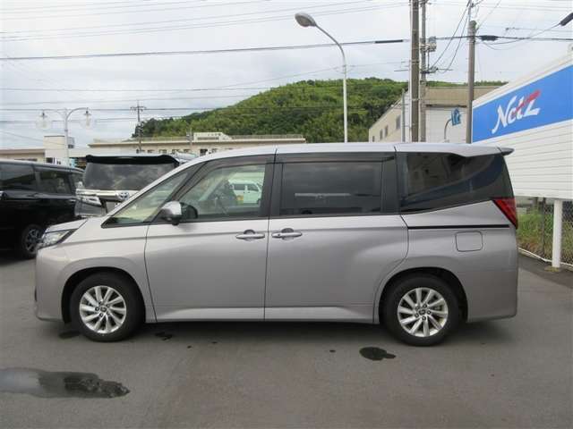 Toyota Noah 7