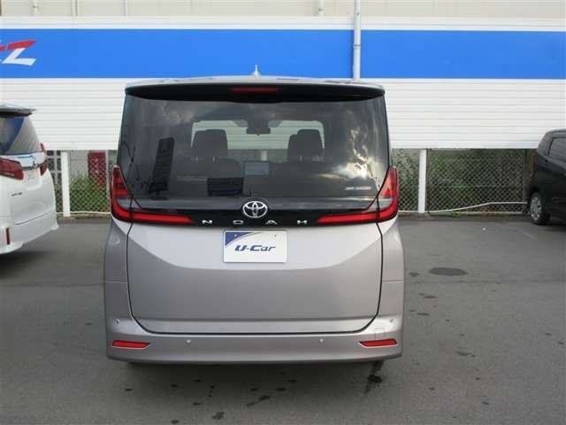 Toyota Noah 10