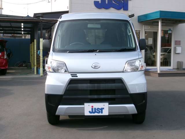 Daihatsu Hijet Cargo 12
