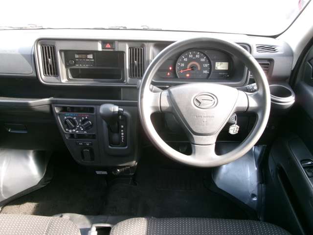 Daihatsu Hijet Cargo 3