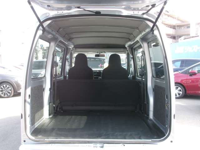 Daihatsu Hijet Cargo 10