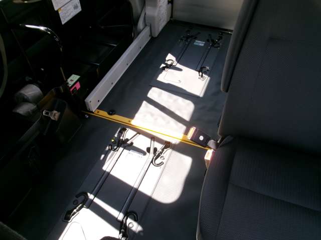 Toyota Hiace Van 7