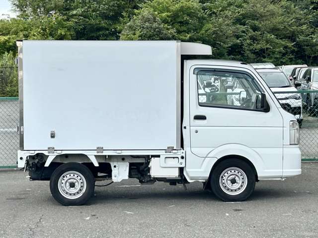 Nissan NT100 Clipper 12