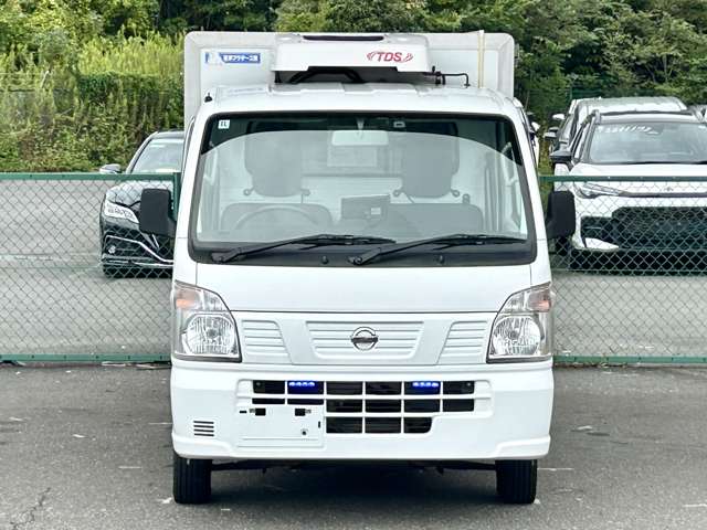 Nissan NT100 Clipper 7