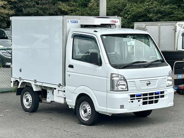 Nissan NT100 Clipper 9