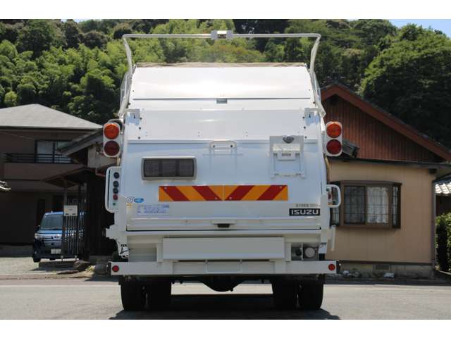 Isuzu Forward 8
