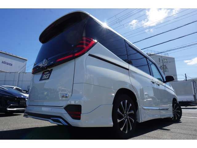 Toyota Noah 6