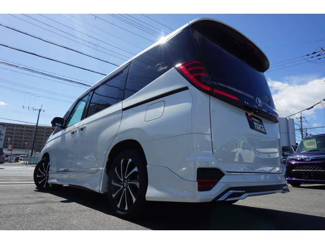 Toyota Noah 10