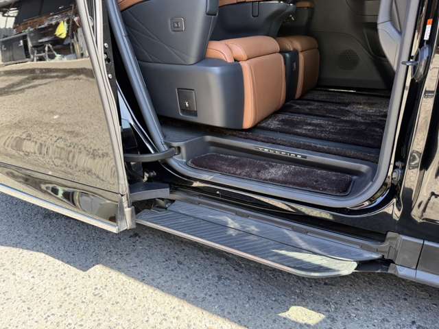 Toyota Vellfire 12