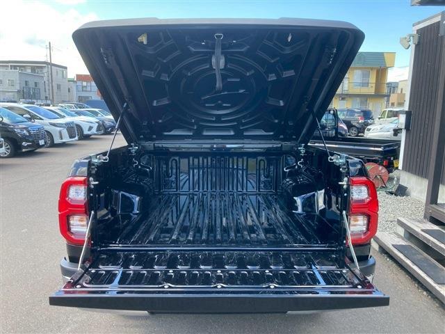 Toyota Hilux 12