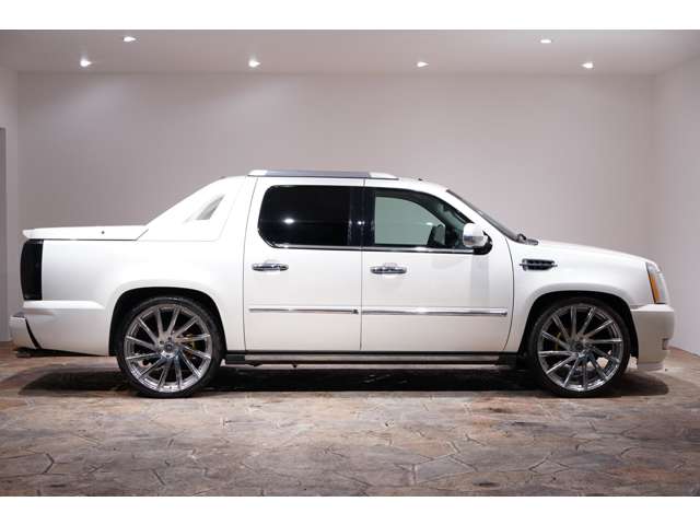 Cadillac Escalade EXT 9