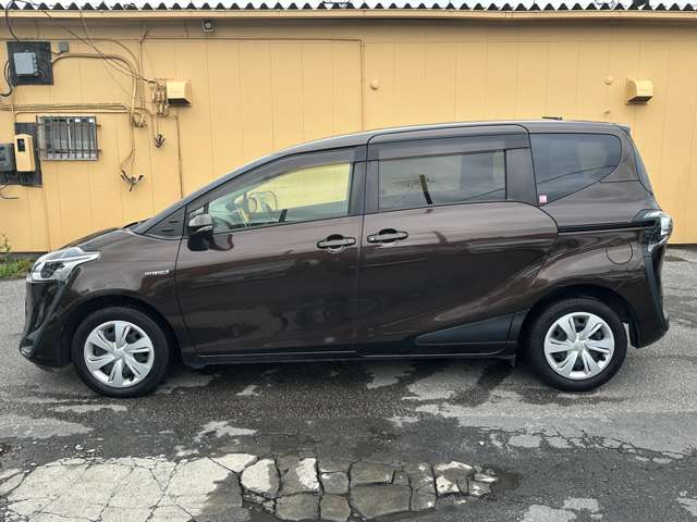 Toyota Sienta 12