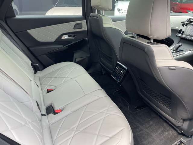 DS Automobiles DS 7 Crossback 11