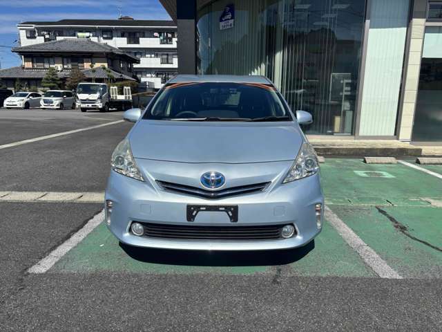 Toyota Prius α 3