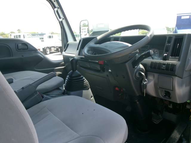 Isuzu Elf 12