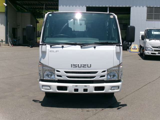 Isuzu Elf 2