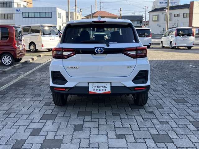 Toyota Raize 10