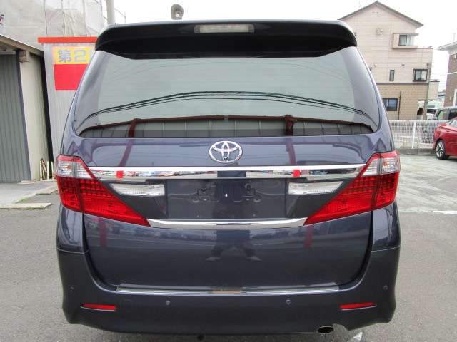 Toyota Alphard 6