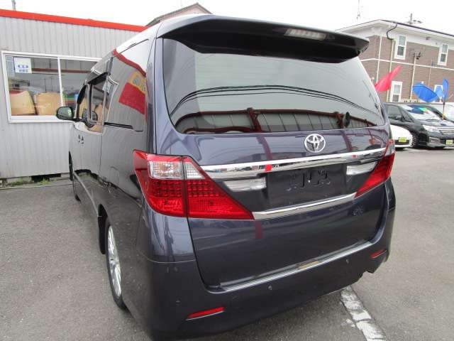 Toyota Alphard 9