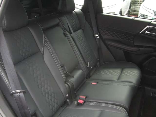 Mitsubishi Outlander 10