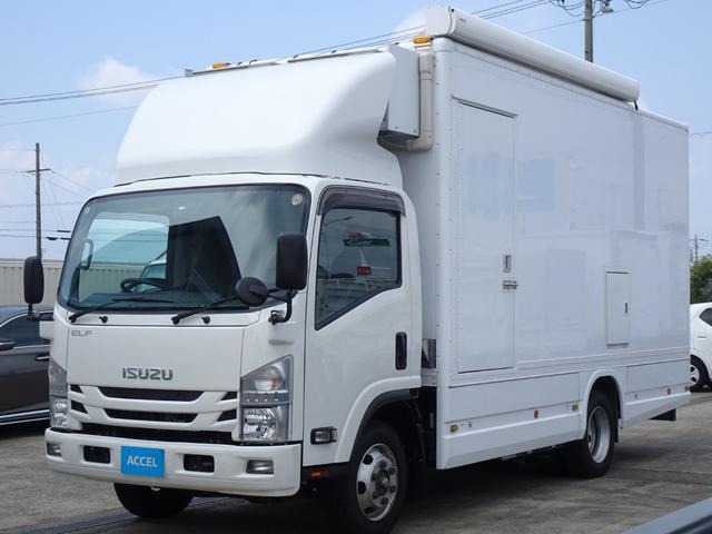 Isuzu Elf 7