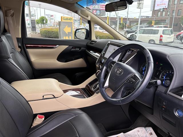 Toyota Alphard 5