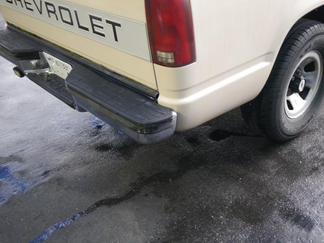 Chevrolet C1500 11