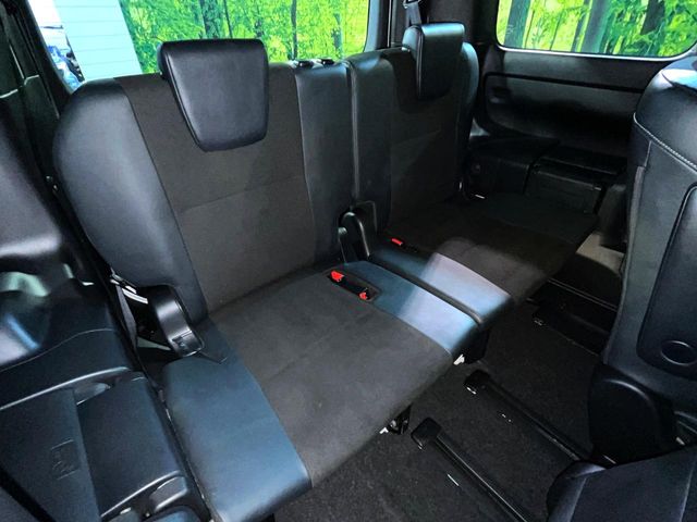 Toyota Noah 10