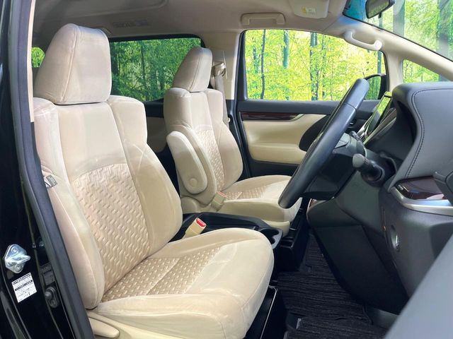 Toyota Alphard 8