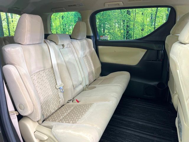 Toyota Alphard 9