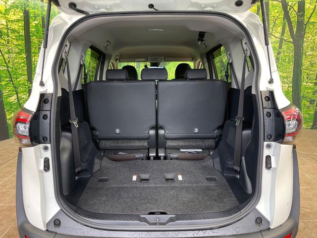 Toyota Sienta 11