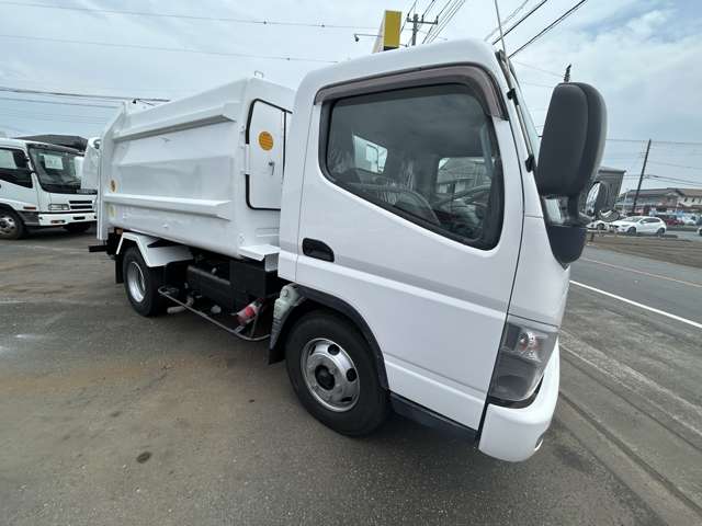 Mitsubishi Fuso Canter 3