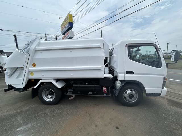 Mitsubishi Fuso Canter 4