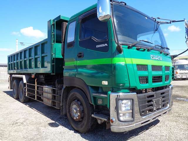 Isuzu Giga 2