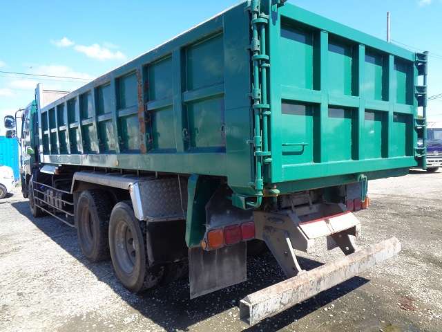 Isuzu Giga 3