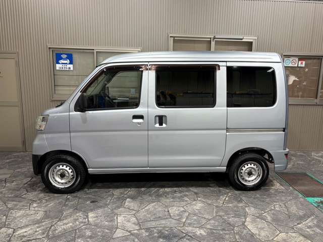 Daihatsu Hijet Cargo 11