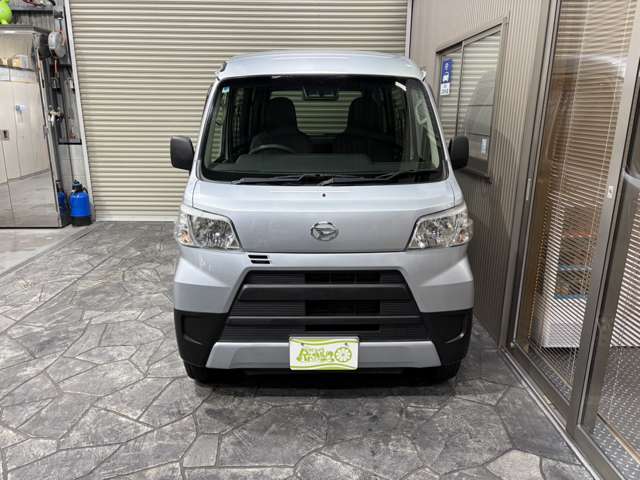 Daihatsu Hijet Cargo 6