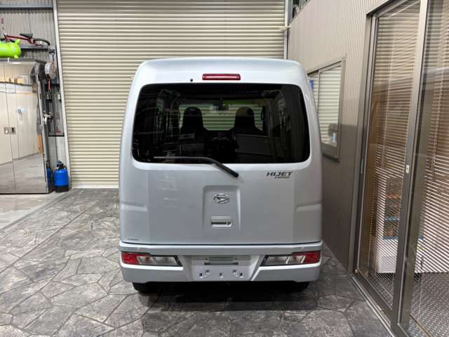 Daihatsu Hijet Cargo 8