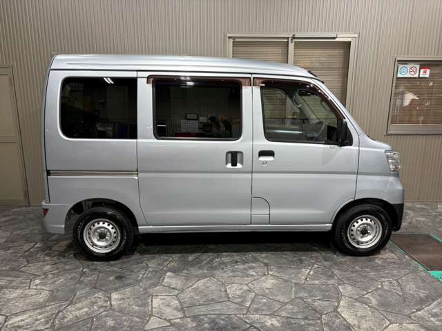 Daihatsu Hijet Cargo 10