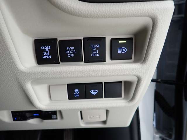 Toyota Sienta 8