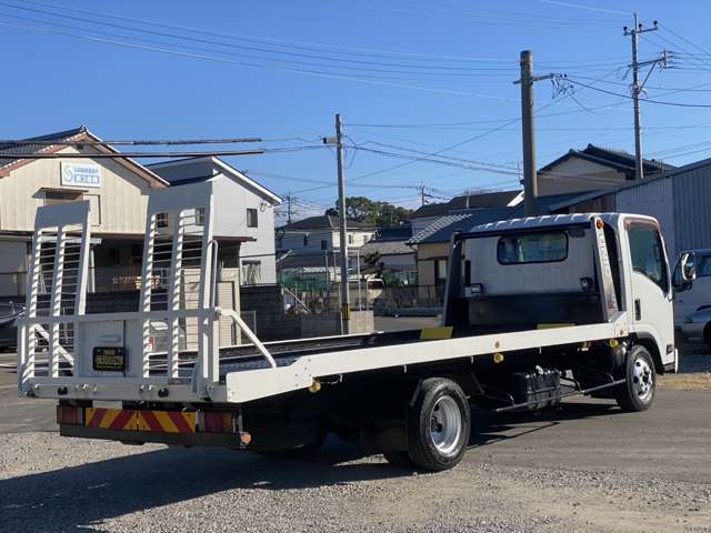 Isuzu Elf 4